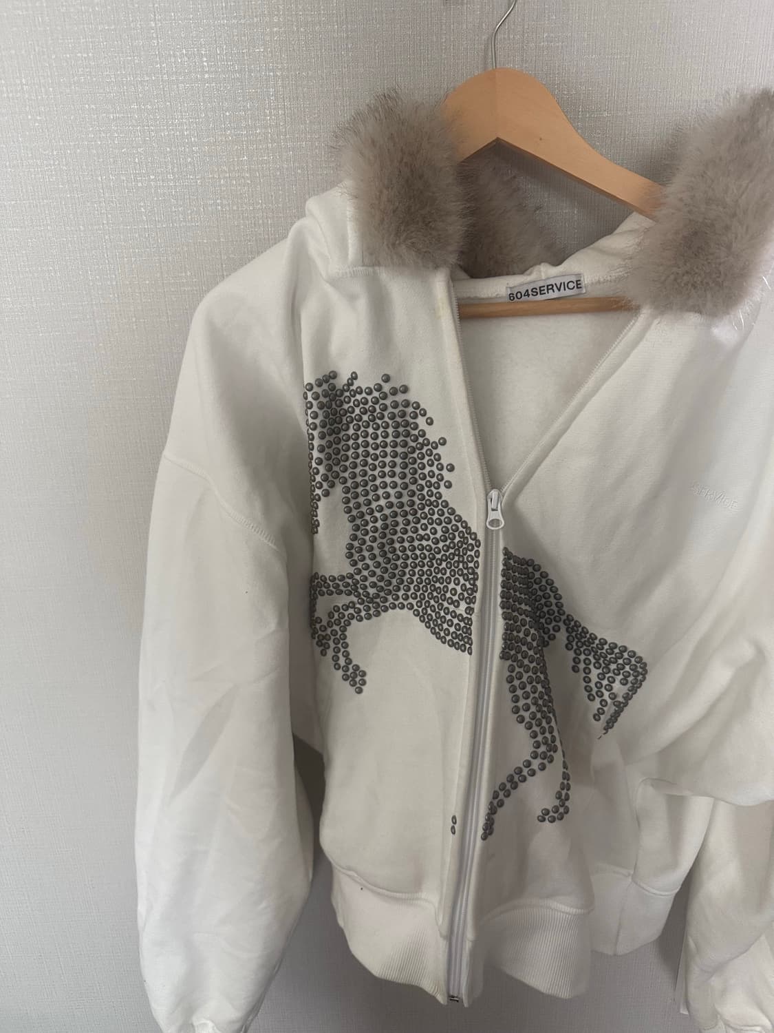 604서비스 스터드 후드집업 Studded Faux Fur Hoodie 상품이미지2