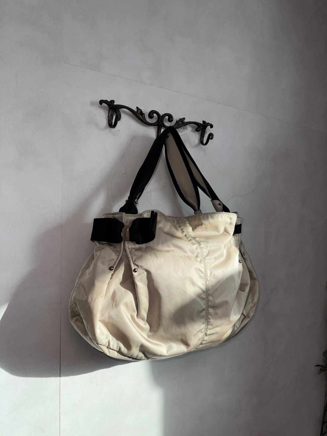Salvatore Ferragamo ribbon nylon 토트백 상품이미지4