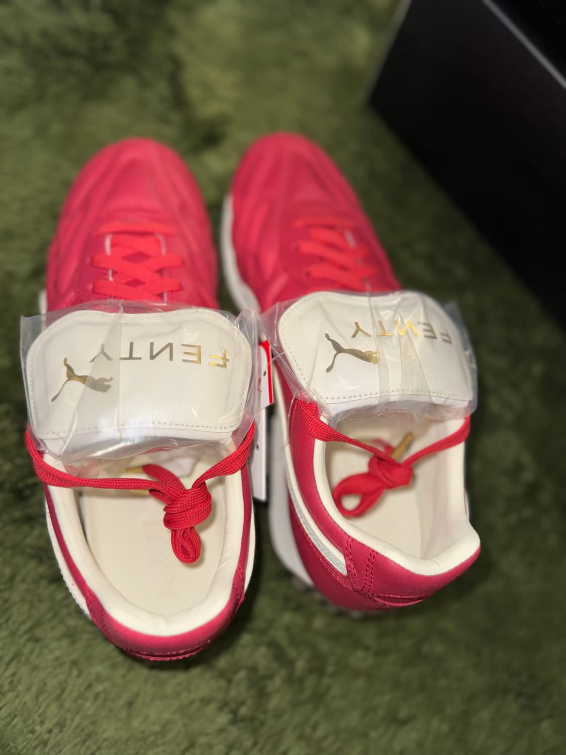 [275] 푸마 X FENTY 펜티 리한나 콜라보 아반티 클럽 레드 검 상품이미지3