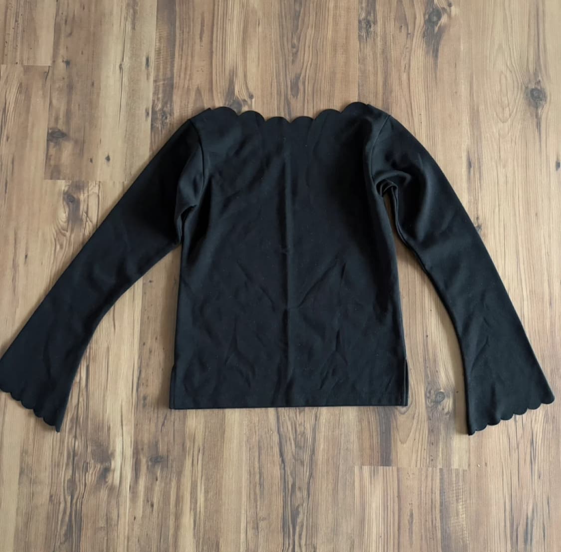 블랙 물결 긴팔 티셔츠 상품이미지1