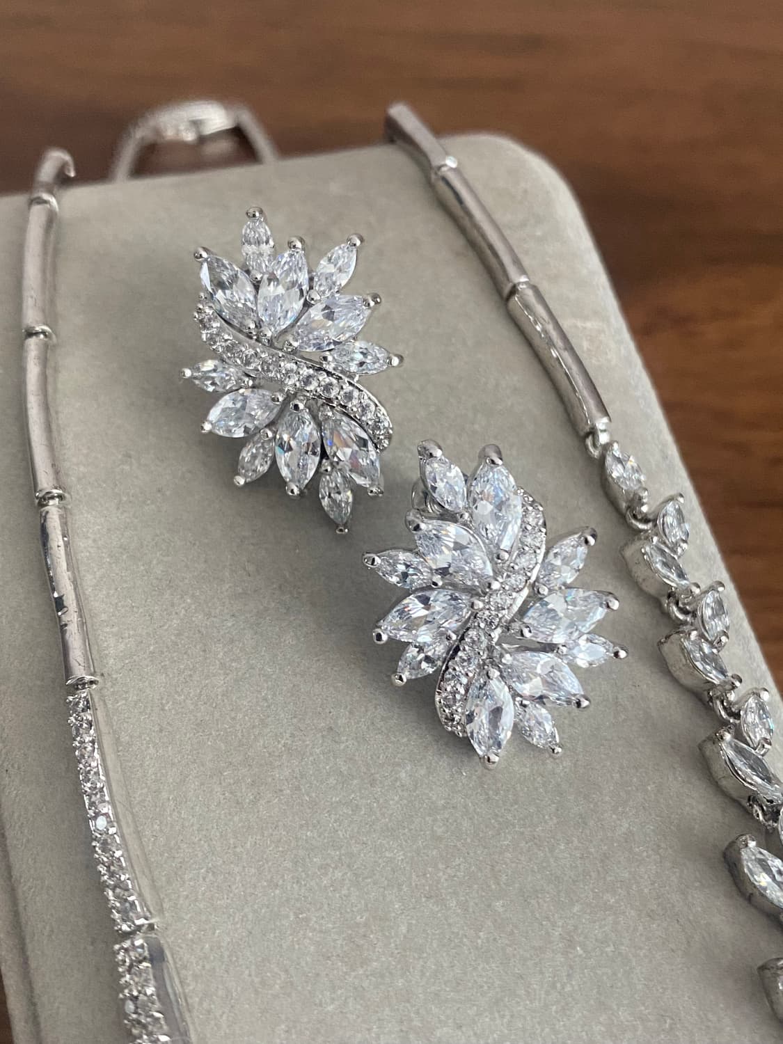 마키즈 큐빅 목걸이 귀걸이 세트 상품이미지2