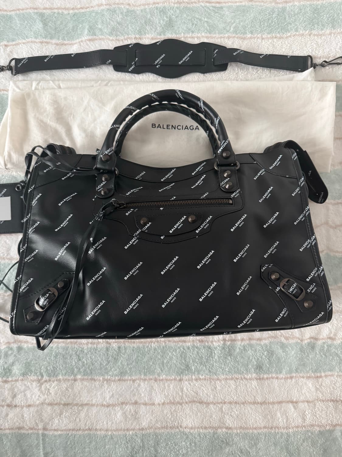 발렌시아가 모터백 미듐 블랙 상품이미지2