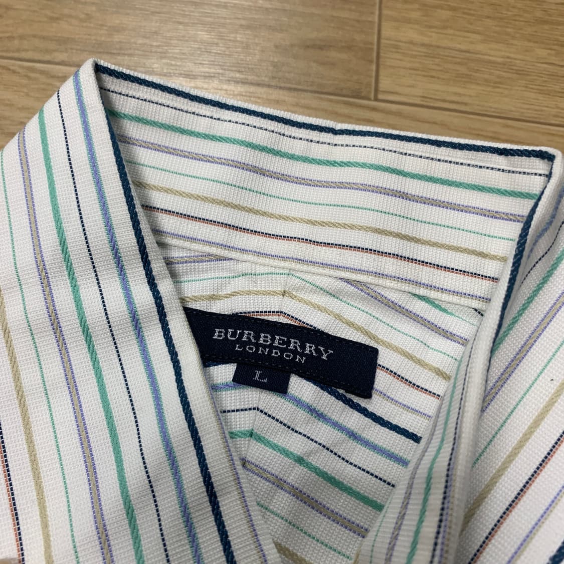 L]Burberry  버버리 멀티 스트라이프 자수 로고 반팔 셔츠 상품이미지3