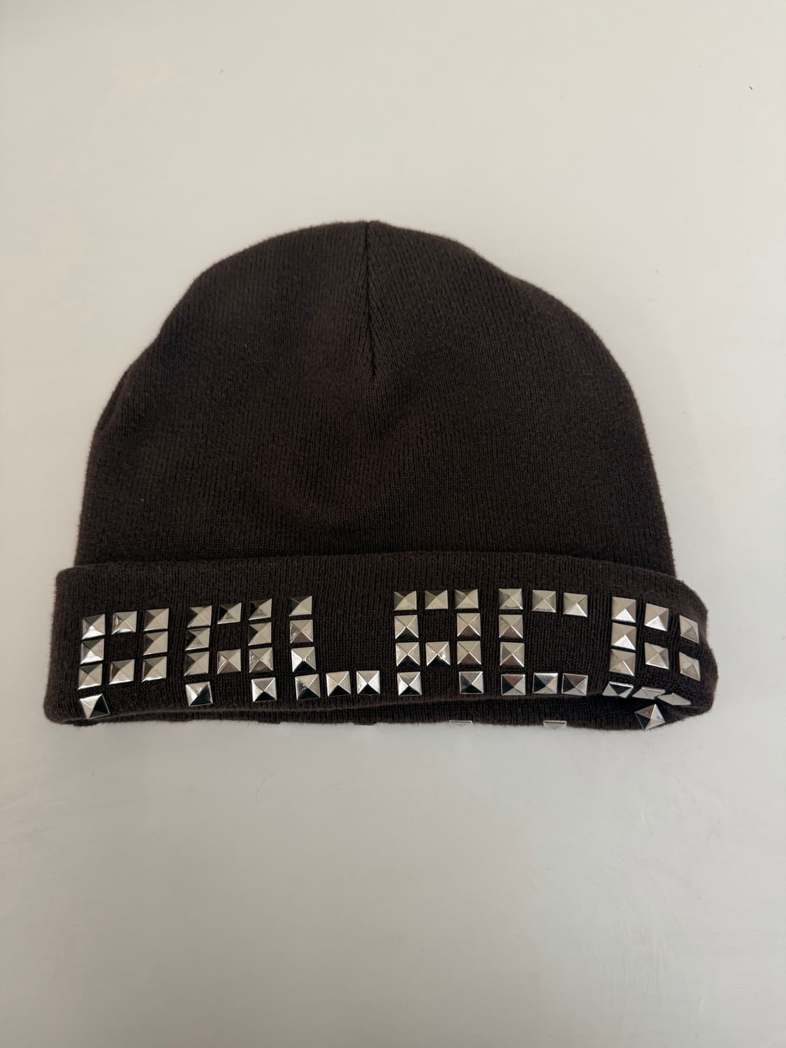 팔라스 이모셔널 스터드 비니 브라운 상품이미지2