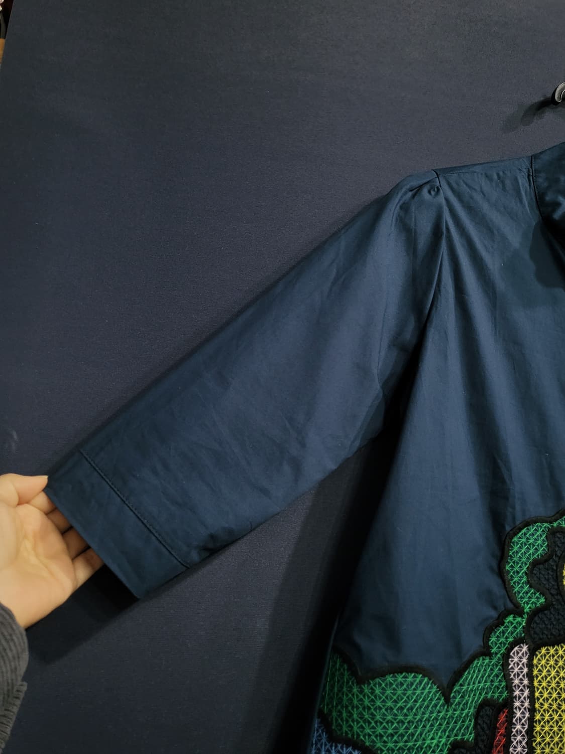 패턴 자수 블라우스(새상품) 상품이미지3