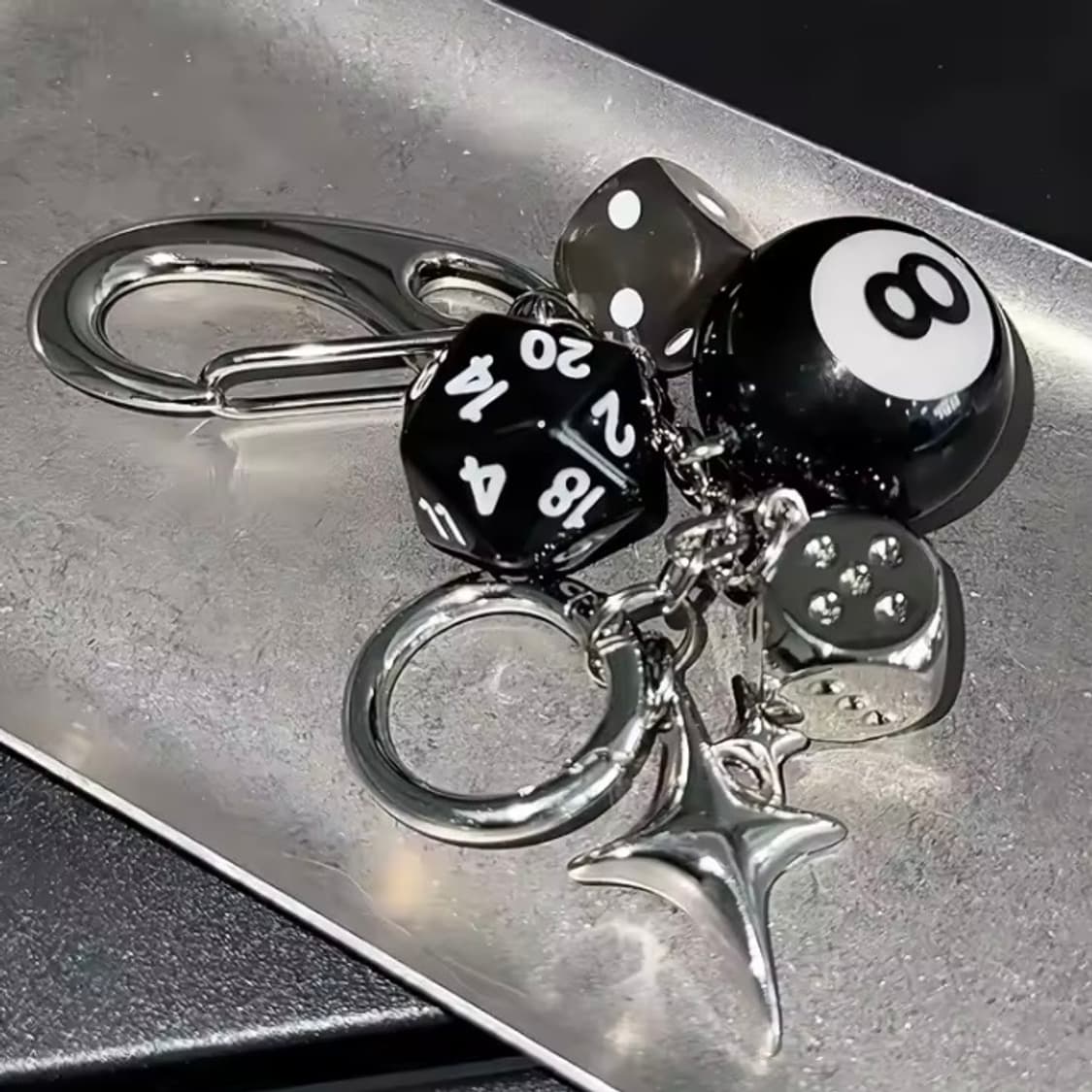 에잇볼 다이스 키링 상품이미지3