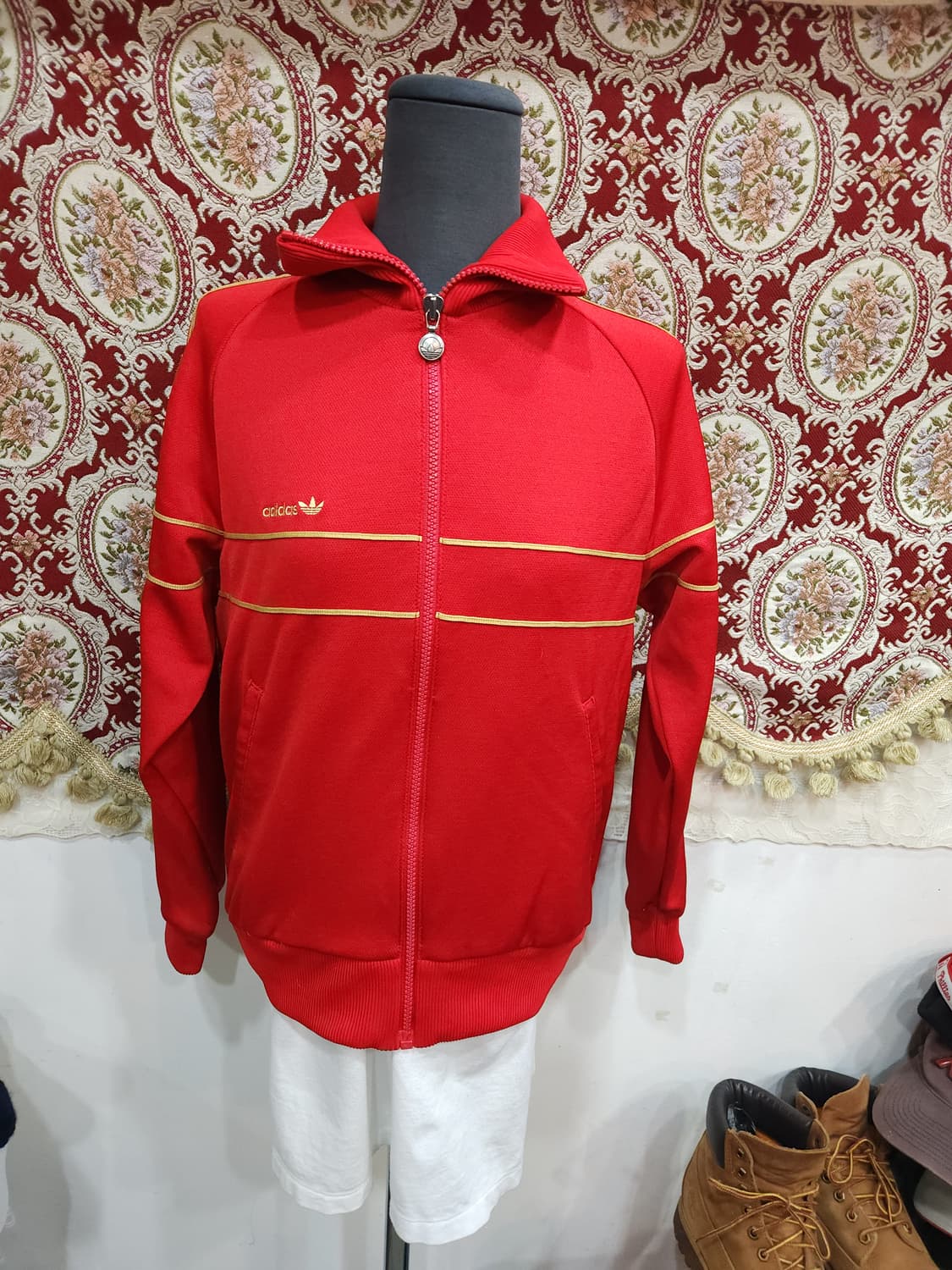 아디다스 80s 레드 골드 배색 져지자켓

 상품이미지1