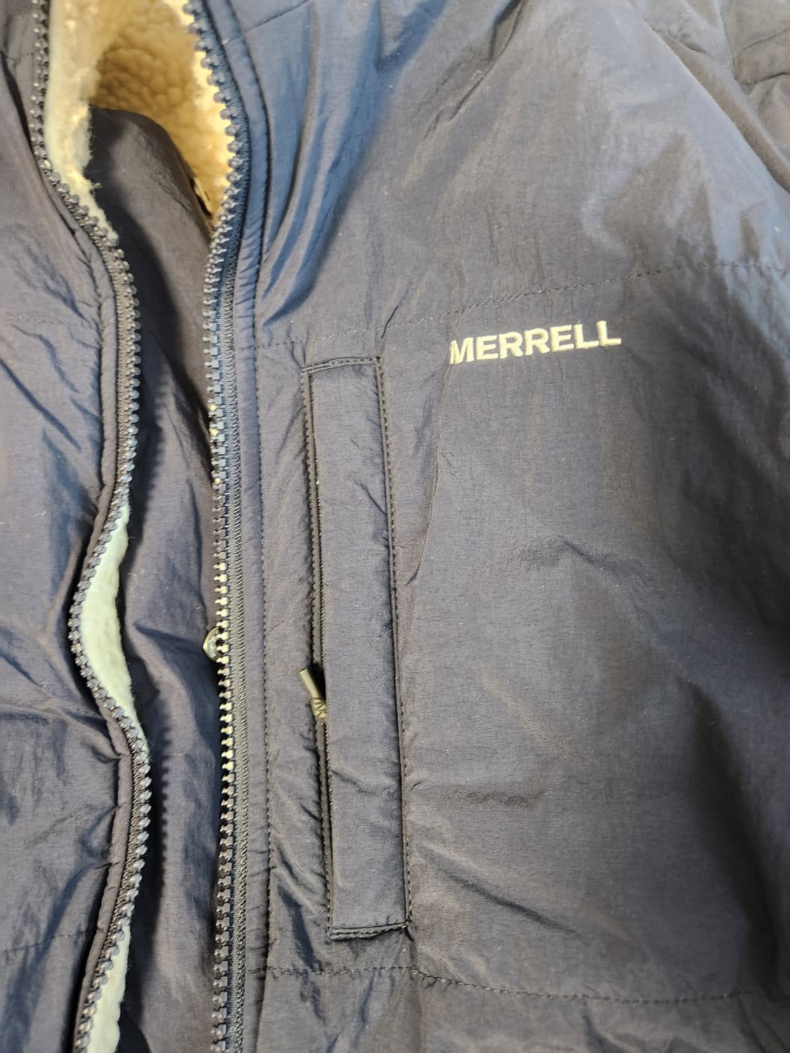 머렐 여성 하이넥 리버시블 롱 플리스 사이즈90(s)

여러 중고사이트에 상품이미지4