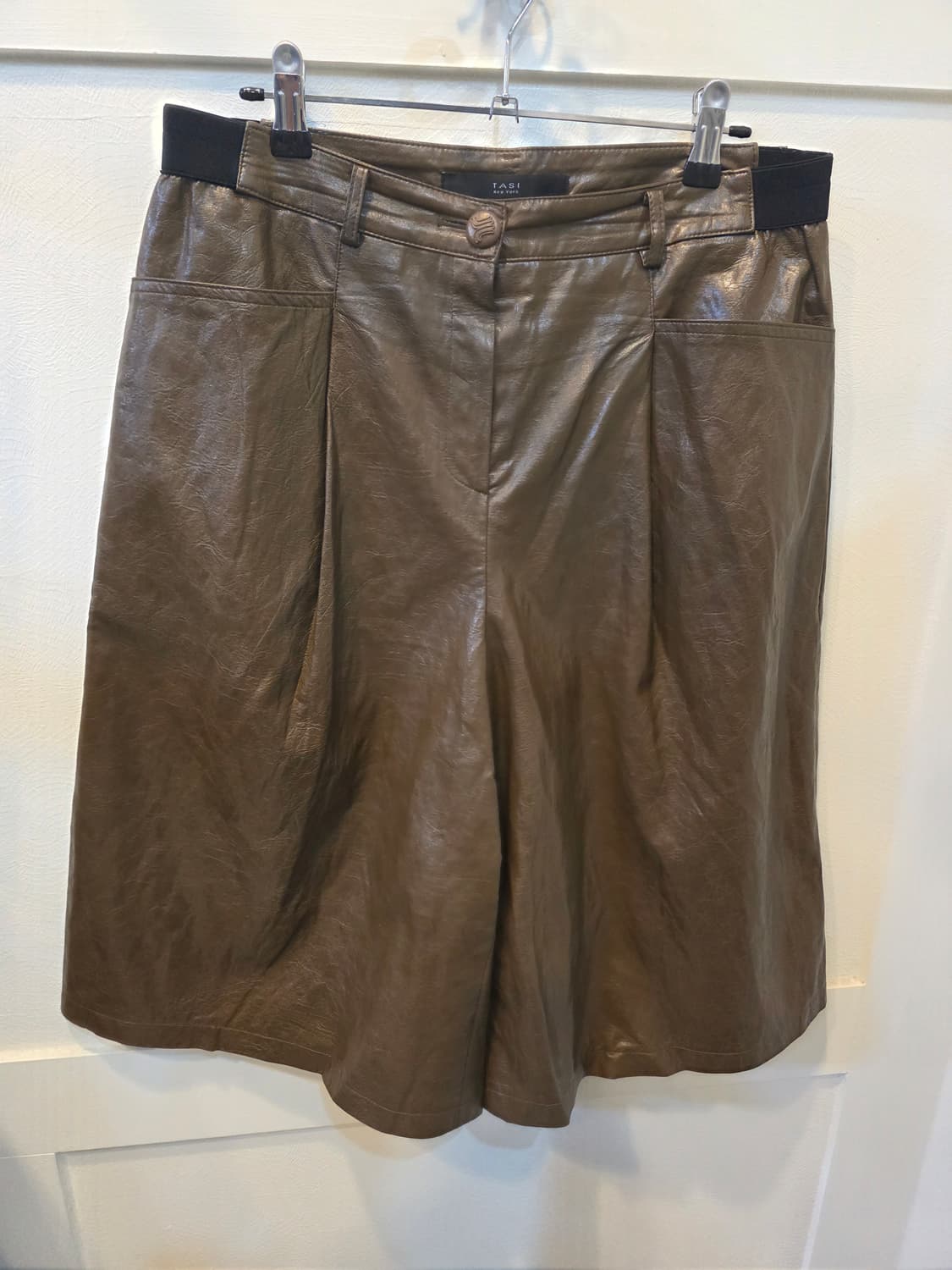 TASI 뉴욕 인조가죽 통반바지 브라운 상품이미지2