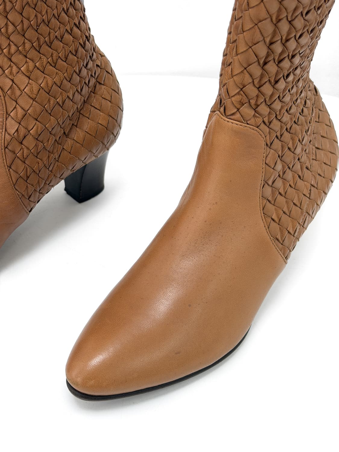 보테가베네타 카날라초 위빙 레더 미들 힐 부츠 상품이미지4