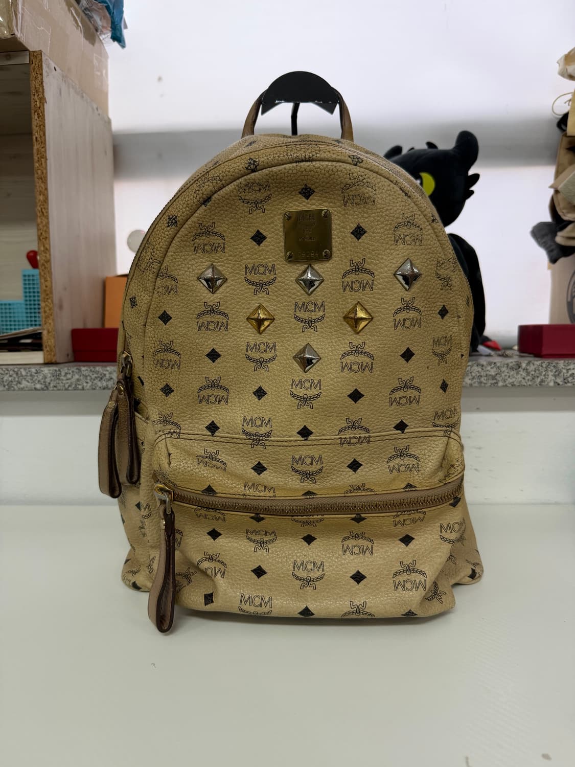 정품) MCM 베이지 비세토스 백팩  상품이미지1