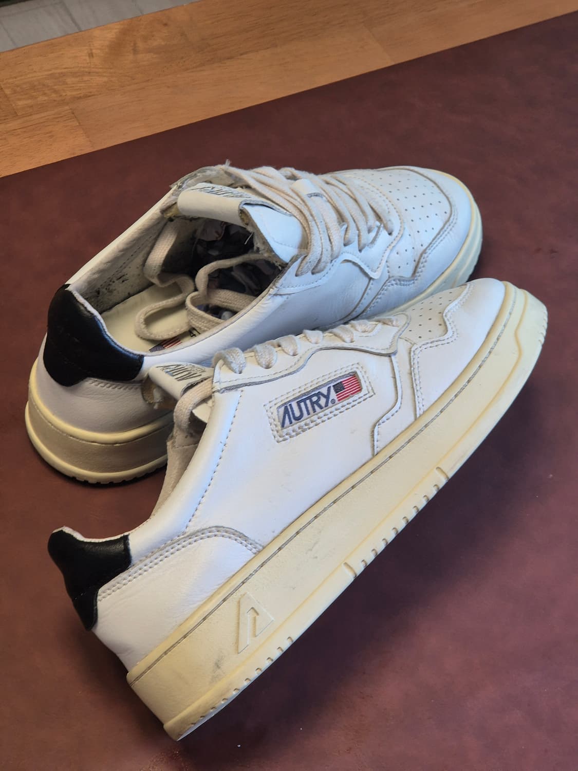 260-265 (41) 오트리 메달리스트 로우  상품이미지1