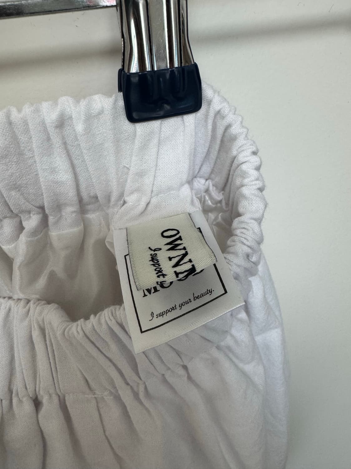 온무드 화이트 스커트 상품이미지3