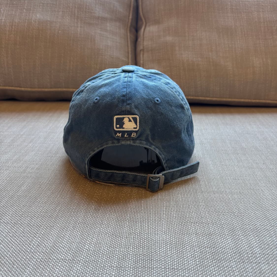 MLB 24N 바시티 빈티지 컬시브 배색 언스트럭쳐 볼캡 상품이미지5