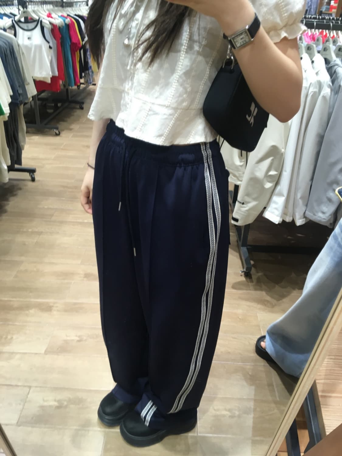 남서연님 착용 아워캐비넷 아이스 트랙 팬츠 네이비 M 상품이미지1