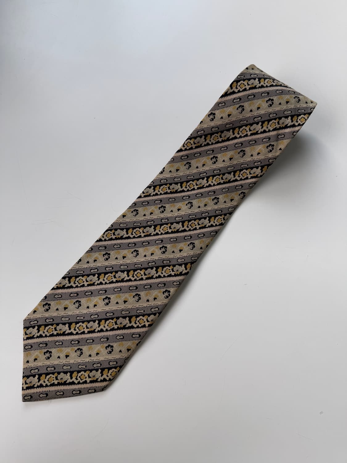 피에르가르뎅(Pierre cardin) 실크 넥타이 9cm 상품이미지1