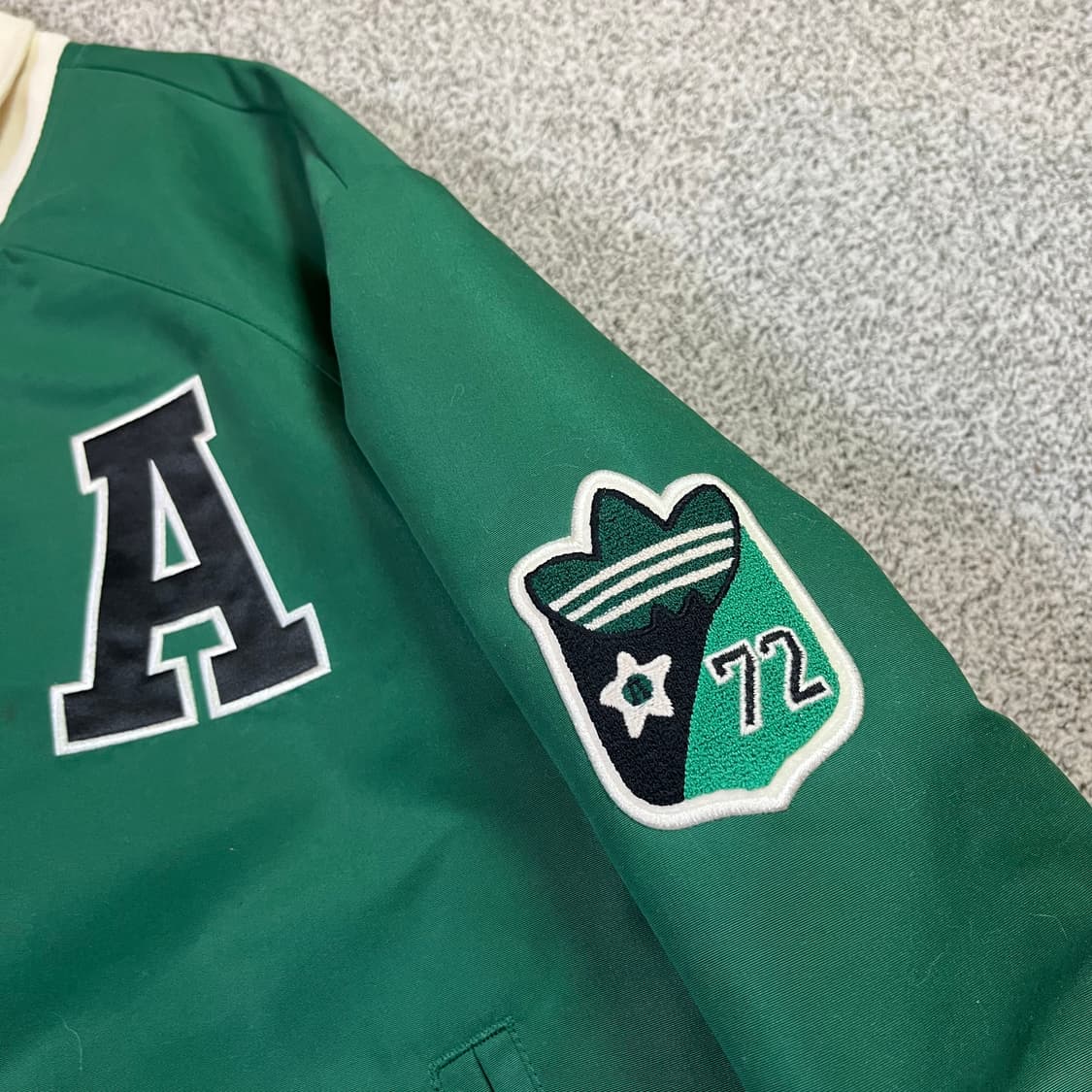 아디다스 안티유니버시티 바시티 자켓 상품이미지3