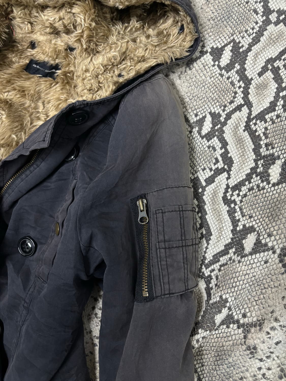 [ABAHOUSE]00‘s Grunge Fur Trimming Jacke 상품이미지5