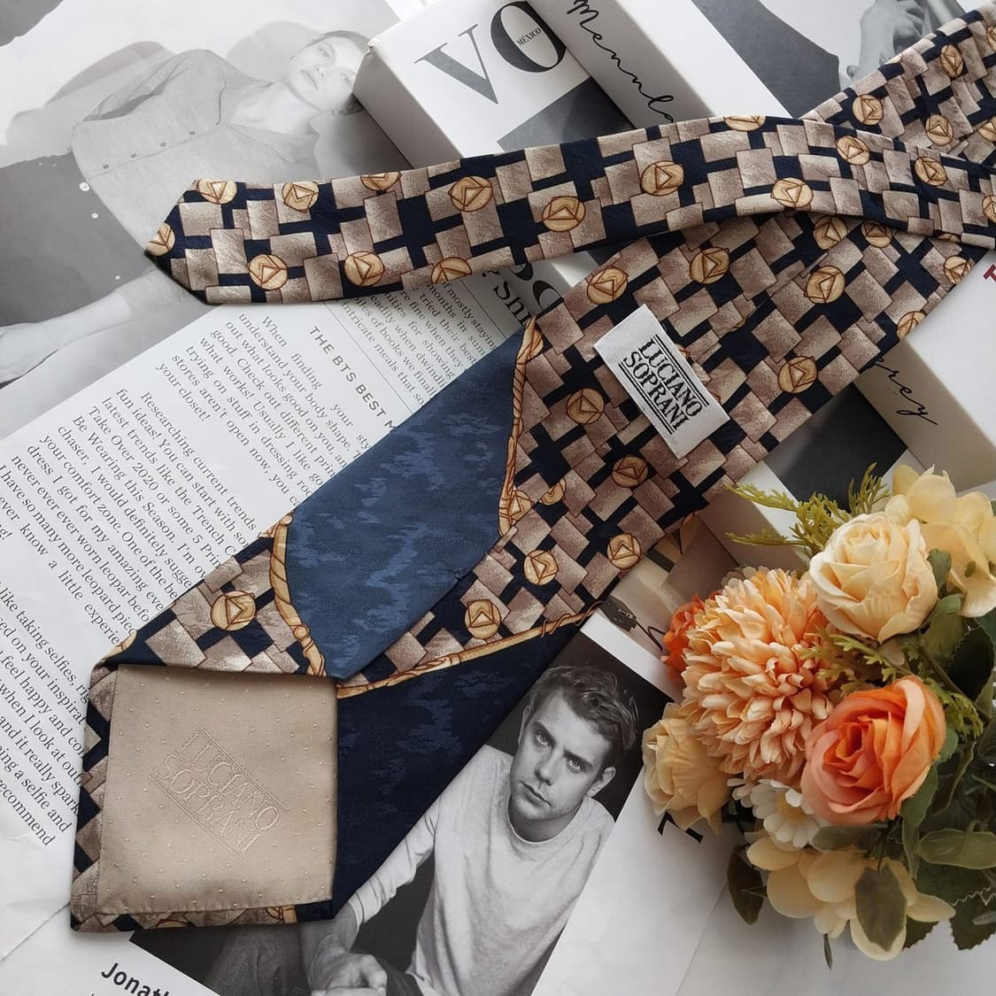 루치아노 소프라니 네이비 패턴 넥타이 9.6cm A+등급 K2528
 상품이미지4