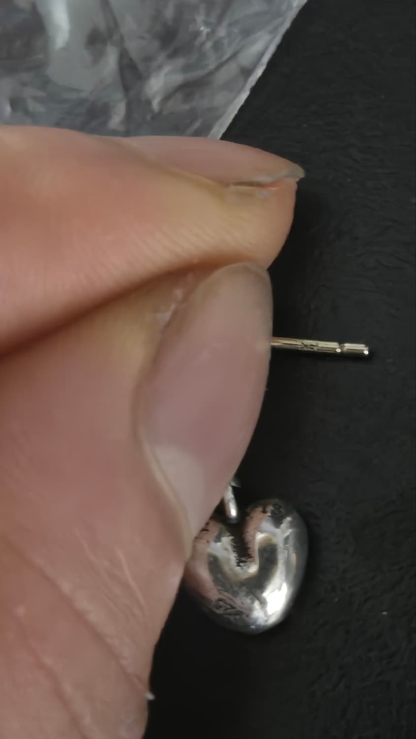 크롬하츠 하트 드롭 이어링 상품이미지3