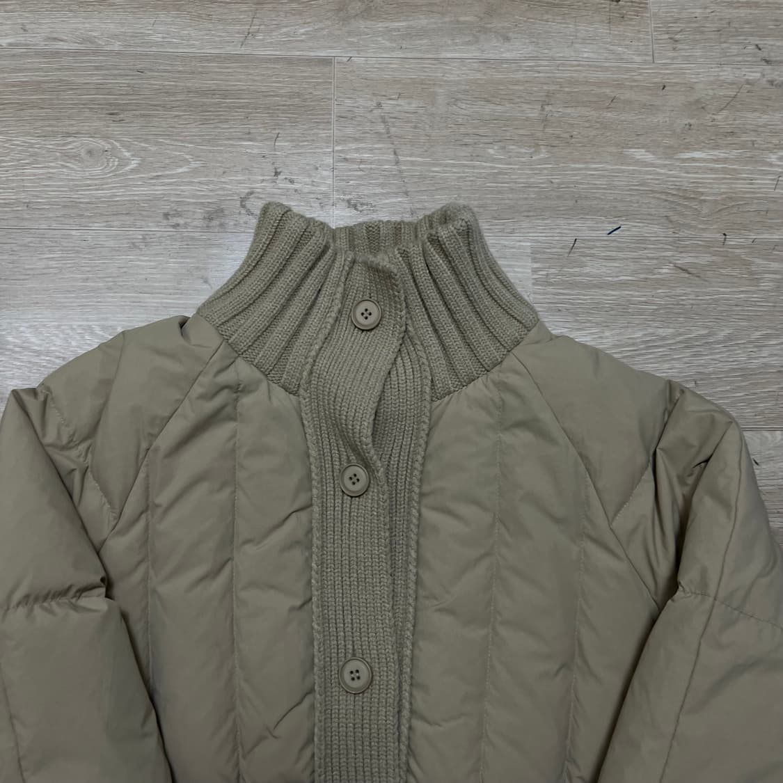 남성 니트 하이넥 배색 패딩 점퍼 [베이지] FREE 상품이미지2