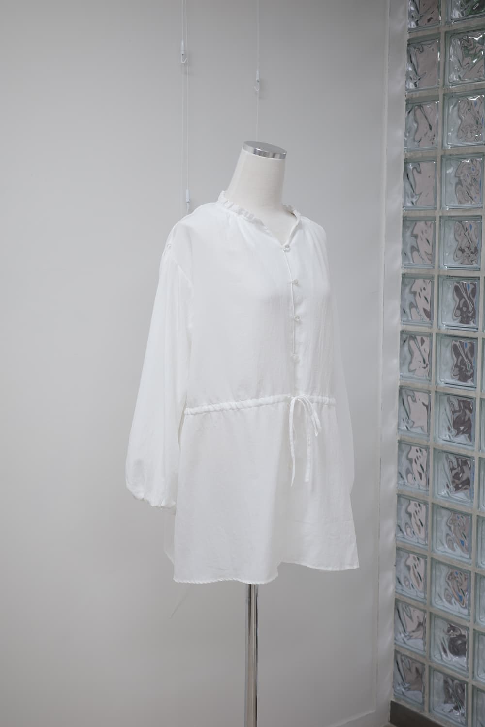 White vintage blouse 상품이미지4