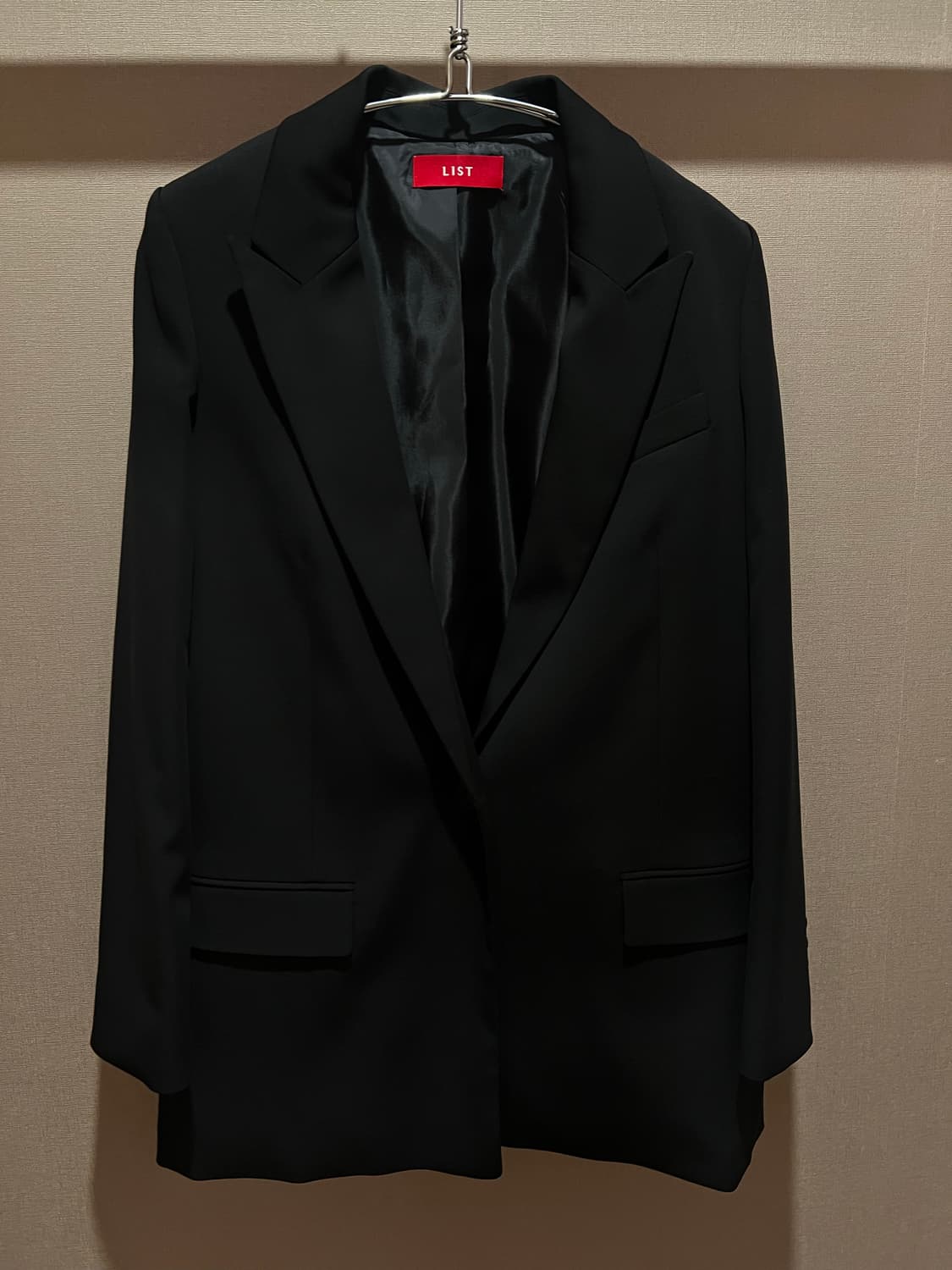 LIST Black Peaked-Lapel Blazer 55 상품이미지1