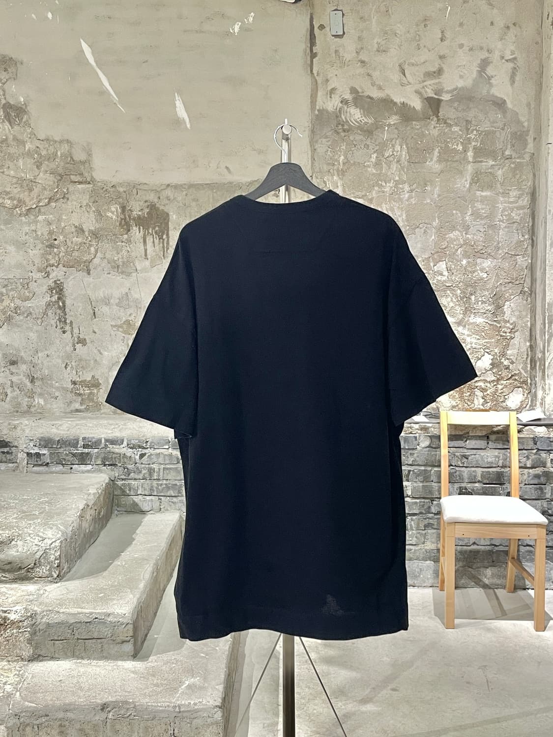 준지 x 슈크렛 막심 블랙 고릴라 오버 하프티 상품이미지6