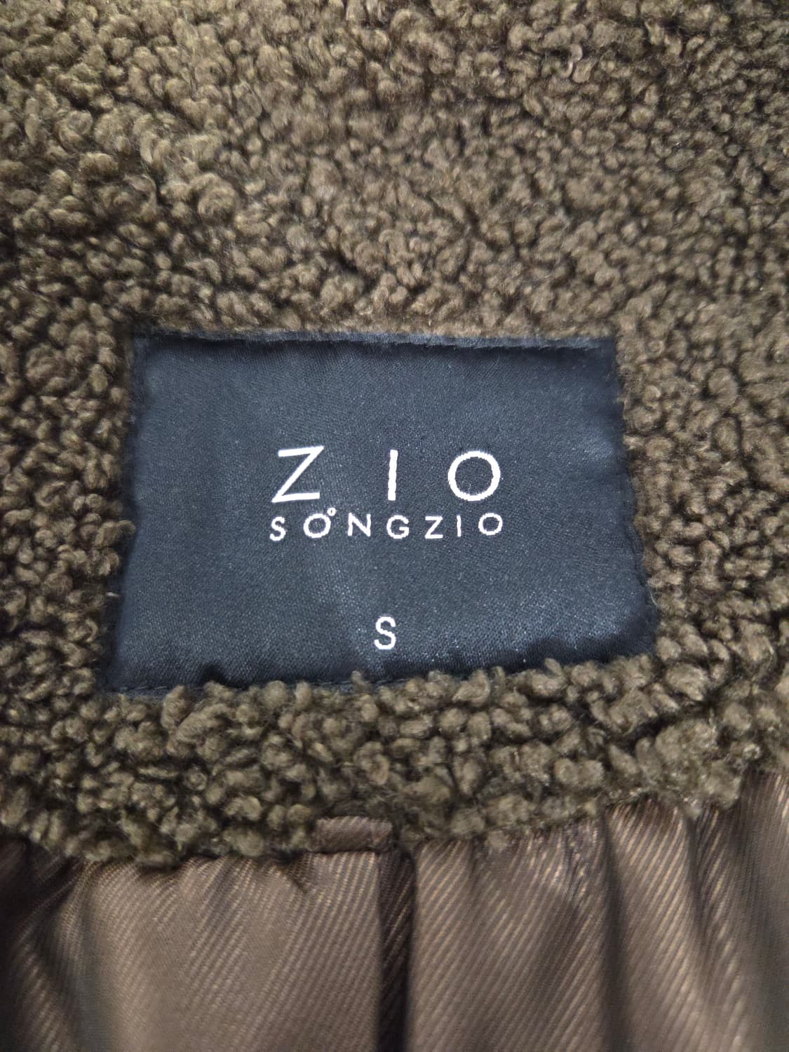 지오송지오(ZIO SONGZIO) 다크브라운 덤블 테디베어 코트 상품이미지7