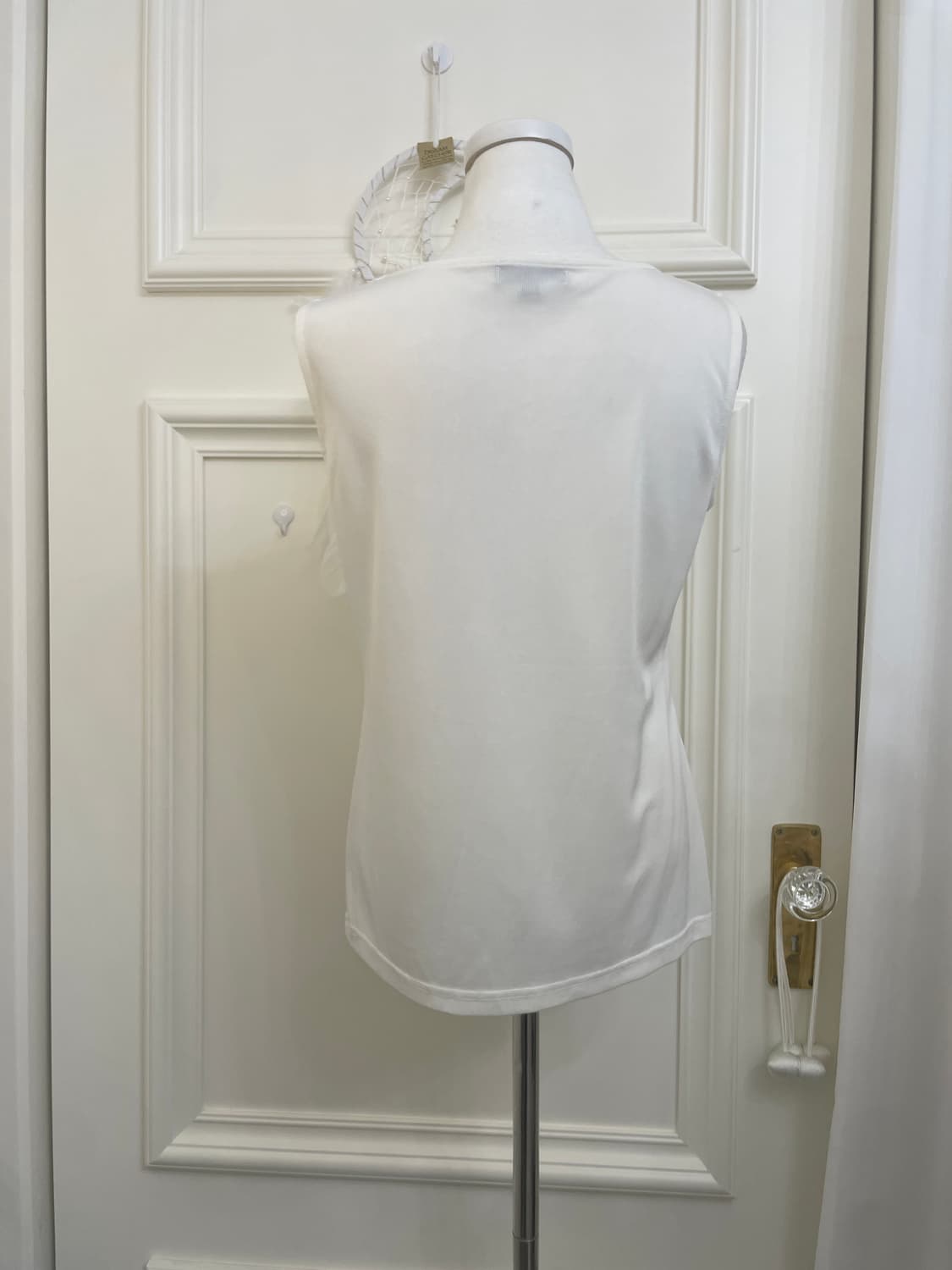 white ruffle point sleeveless&soft basic 상품이미지9