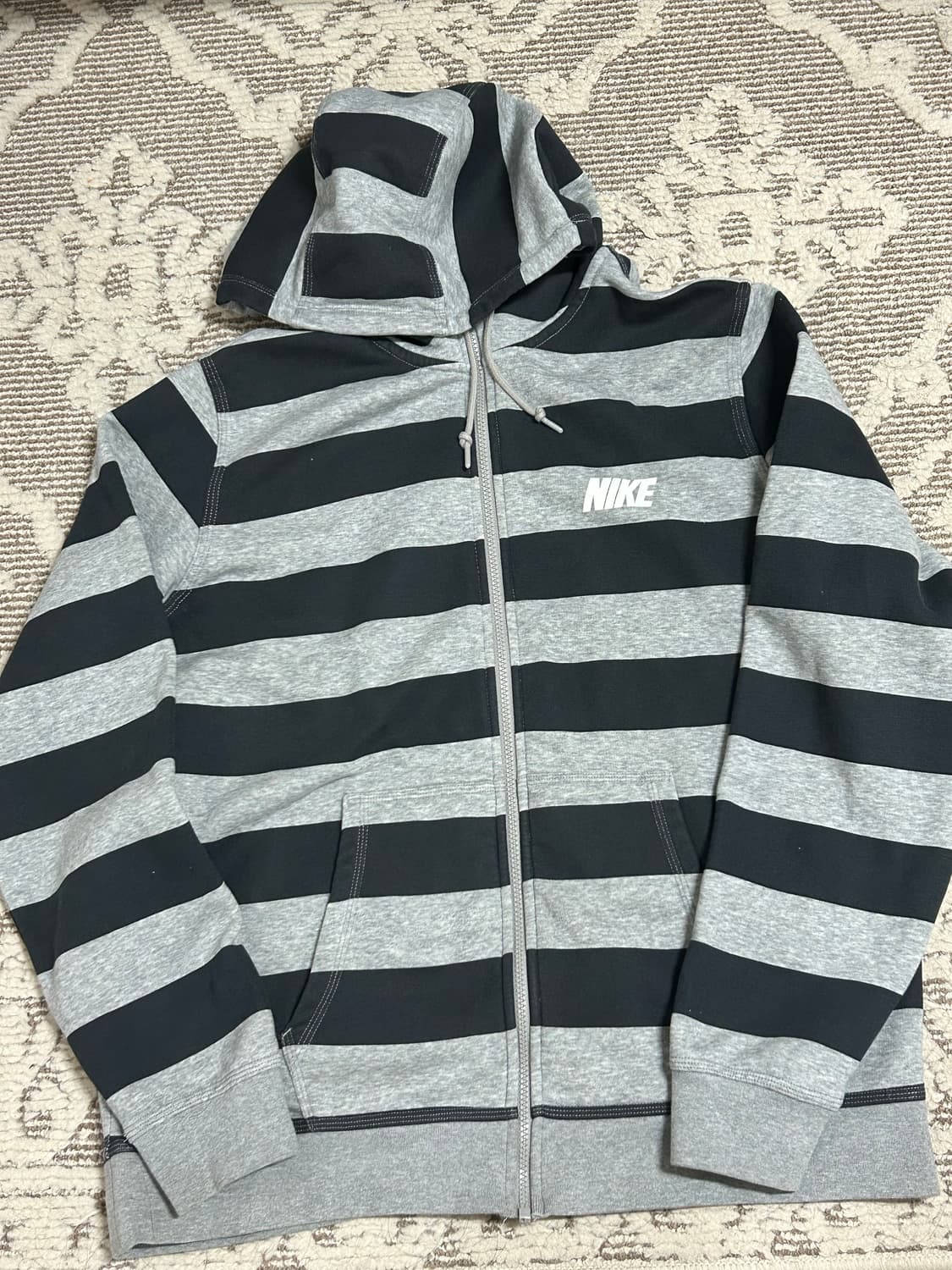 나이키 스트라이프 단가라 후드집업 상품이미지1