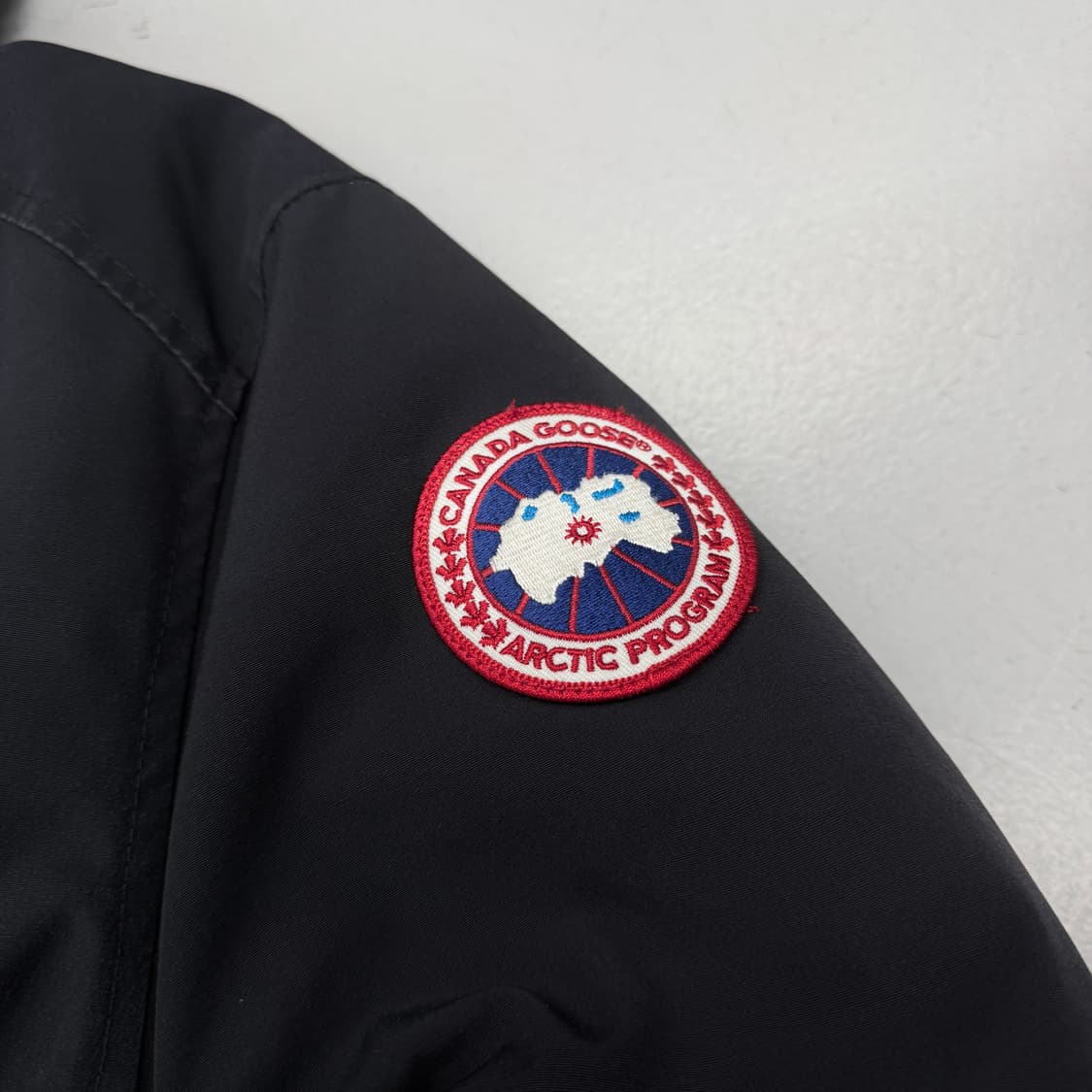 캐나다구스 샤토 구스다운 파카 패딩 블랙 상품이미지4