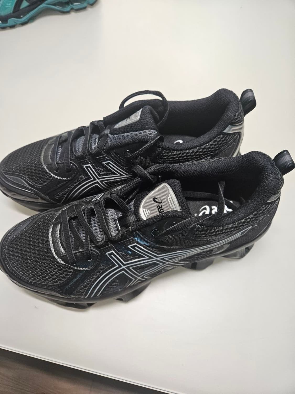 아식스 젤 퀀텀 키네틱 그래파이트 그레이 블랙 새상품 상품이미지2