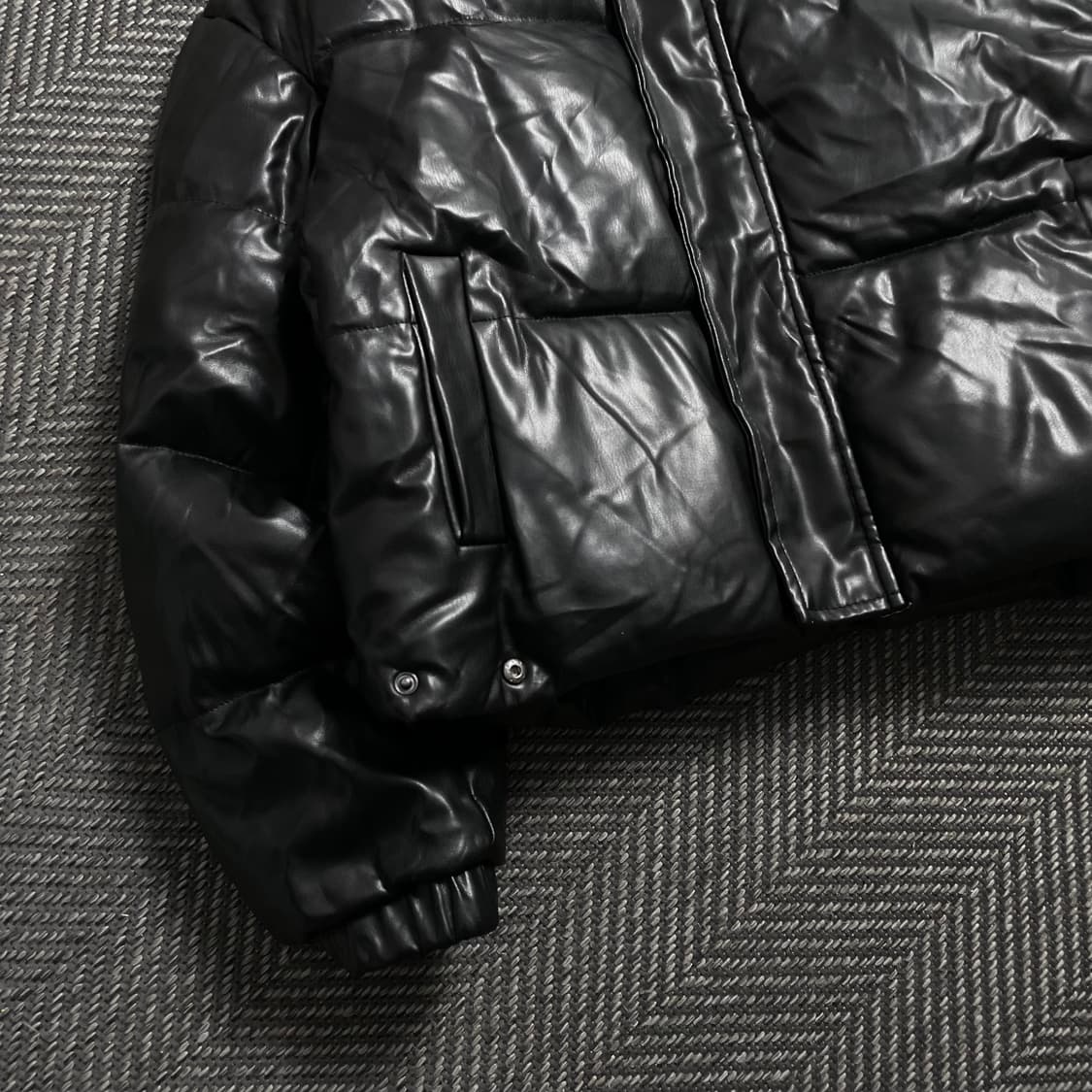 빈티지 우먼스 블랙 비건 레더 패딩 점퍼y 4526 상품이미지4