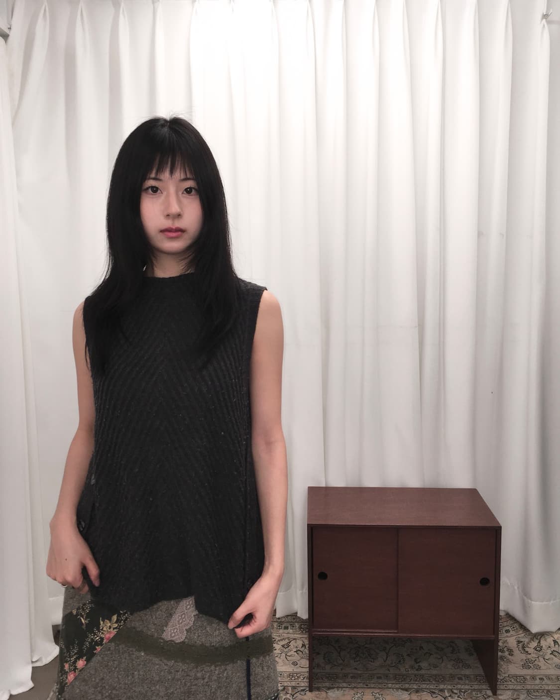 그레이 니트 슬리브리스 상품이미지1