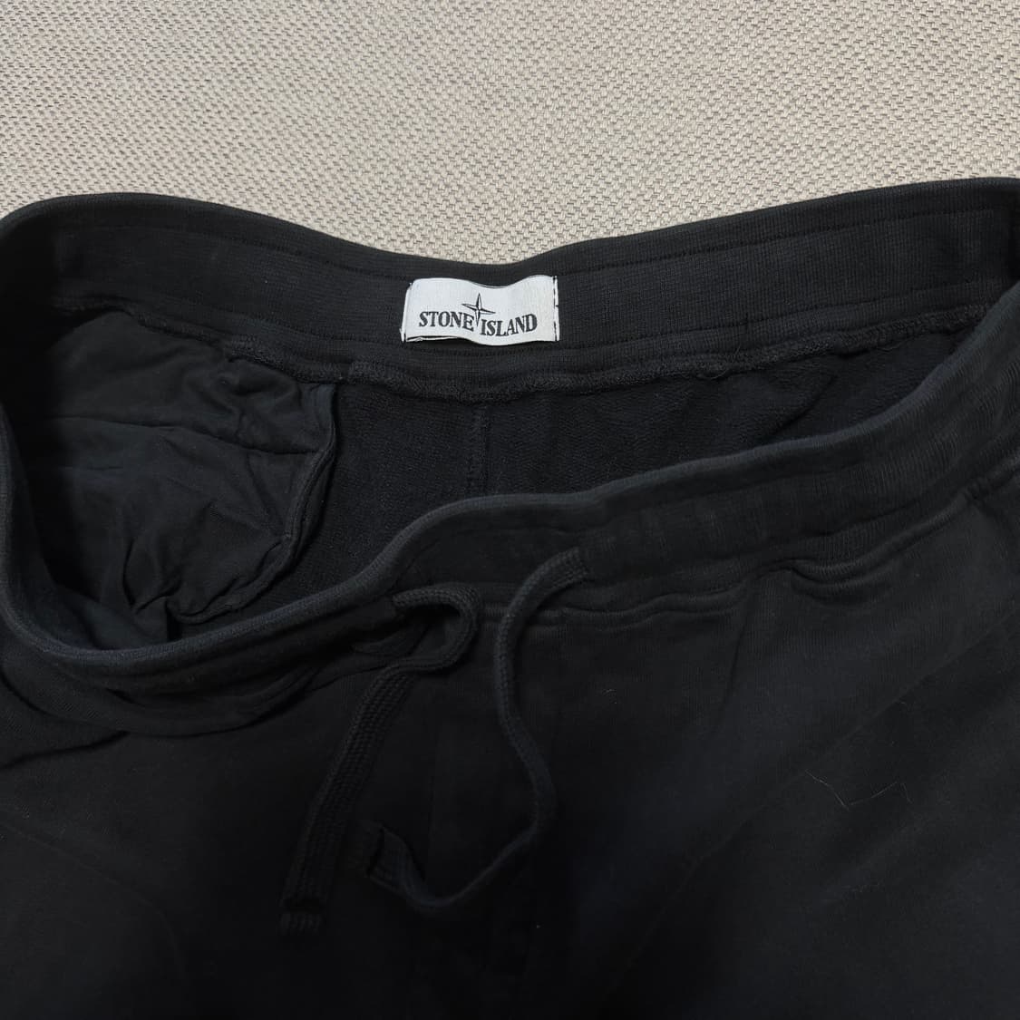 스톤아일랜드 와펜 패치 코튼 카고 조거 팬츠 상품이미지3