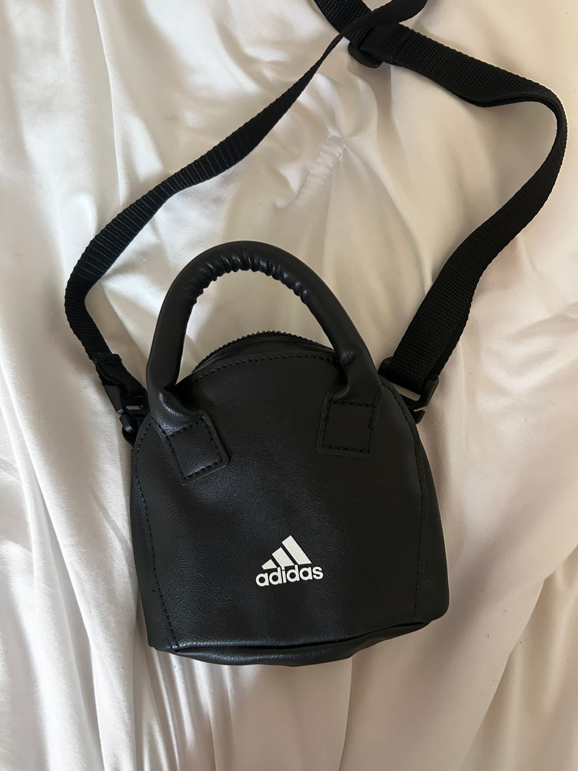 아디다스 레더 크로스백 상품이미지1