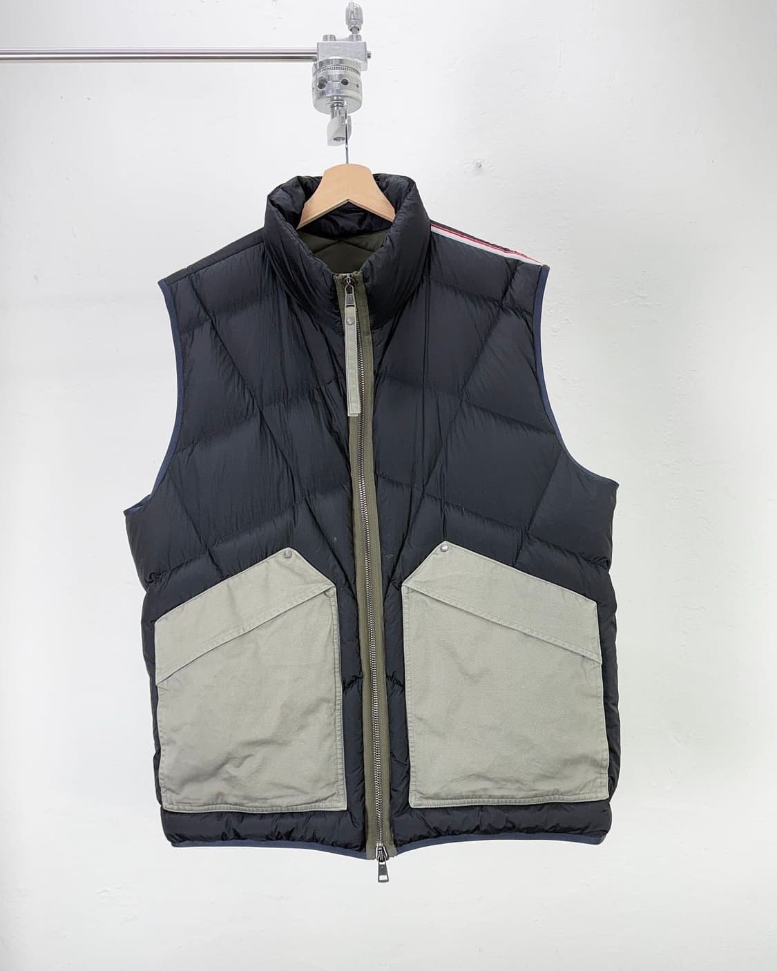 몽클레르 젬 블랙 패디드 구스다운 패딩 베스트 상품이미지1