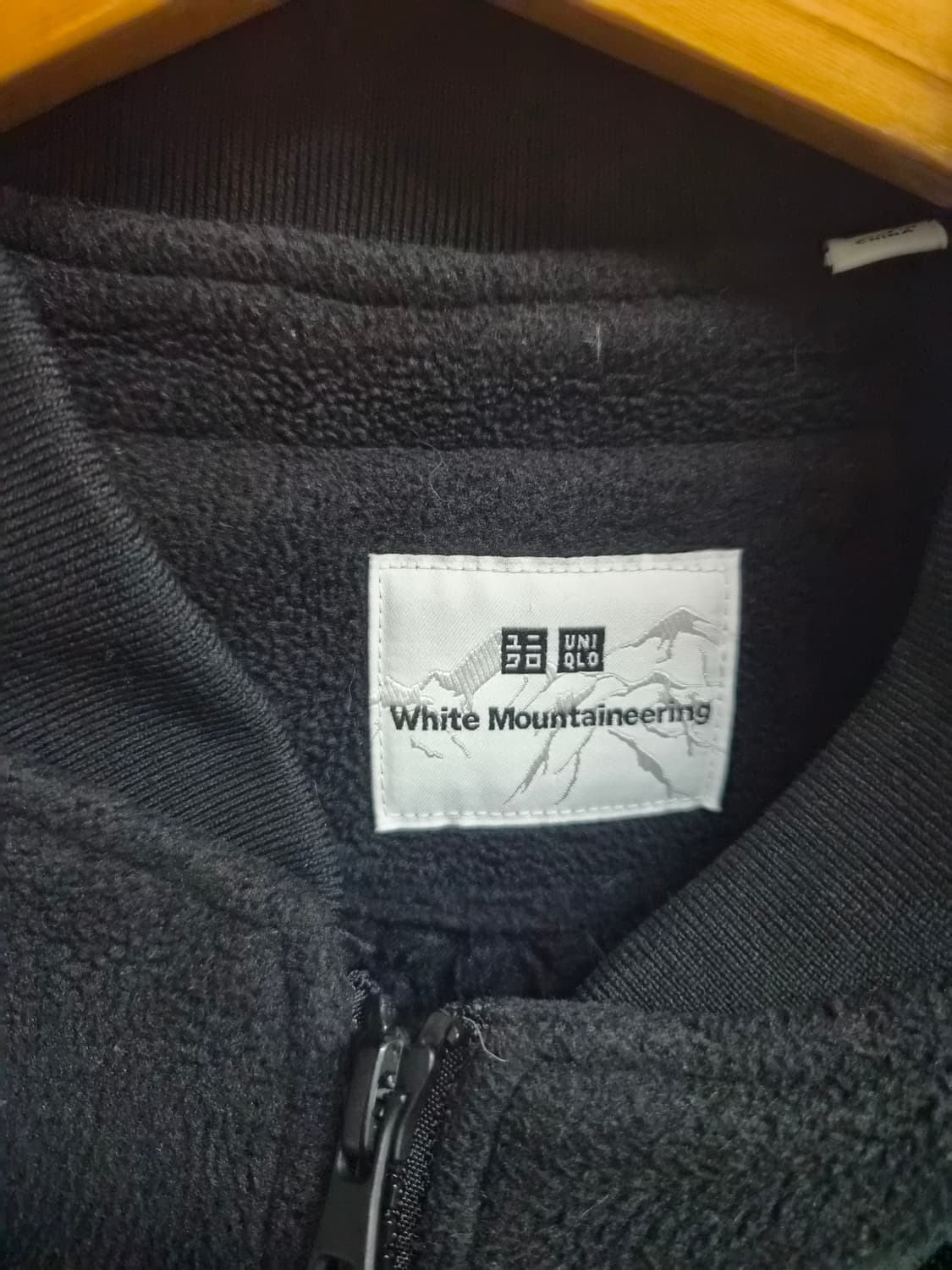 XL) 유니클로 x 화이트 마운티리어닝 후리스 점퍼 팝니다 상품이미지3