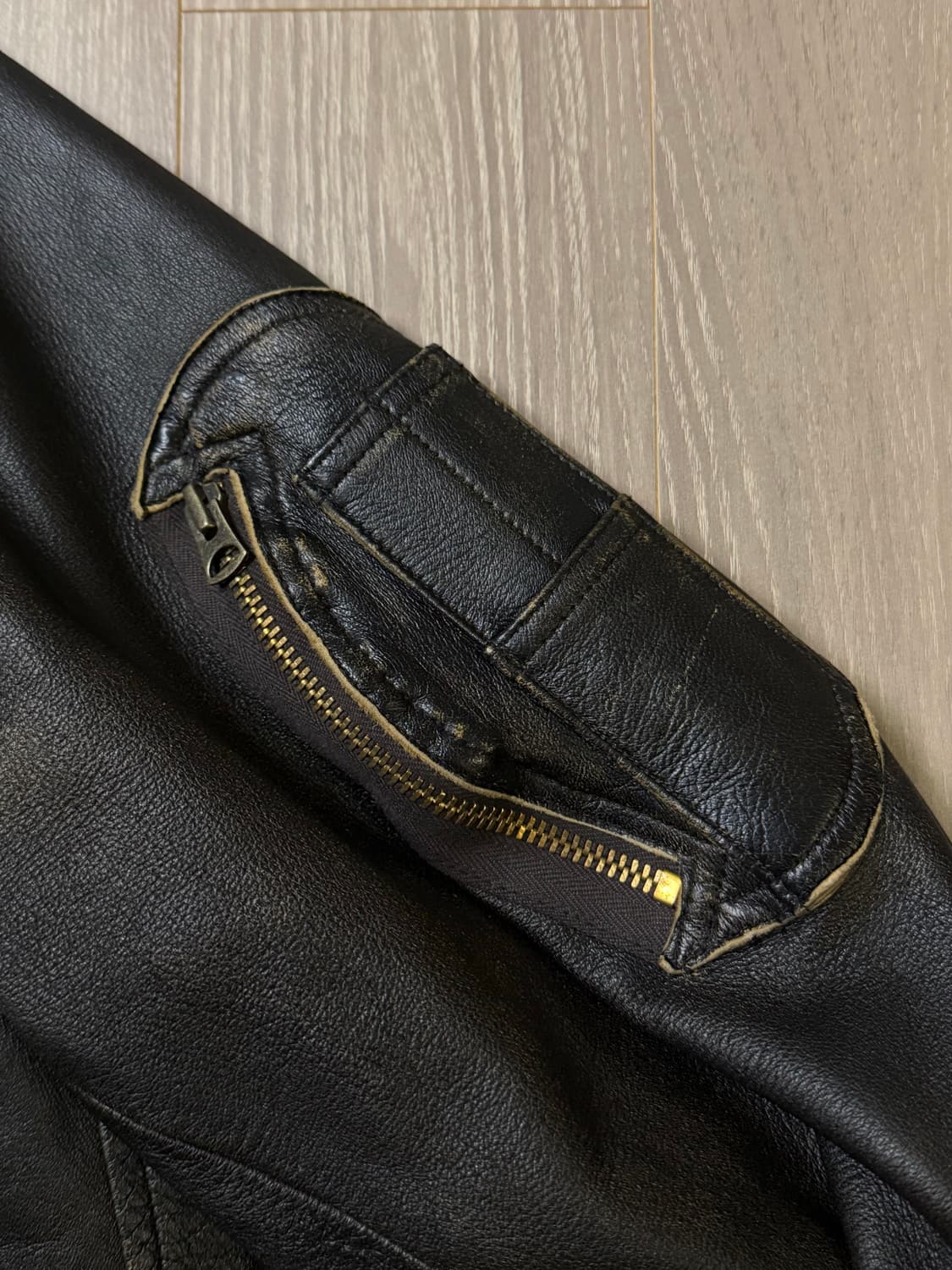 Comoli  24ss 코모리 레더 블루종 팝니다 상품이미지5