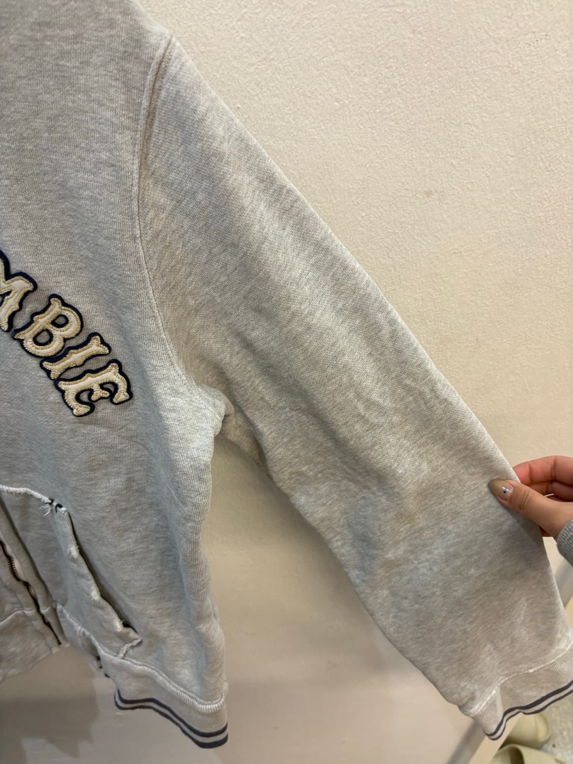 Abercrombie zip up jacket grey 상품이미지3