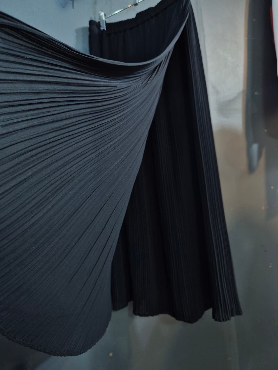 블랙 플리츠 롱 스커트 55 66 상품이미지5