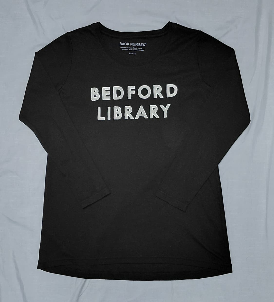 [L] 백넘버(BACK NUMBER) 베드포드 라이브러리 레터링 긴팔 상품이미지1