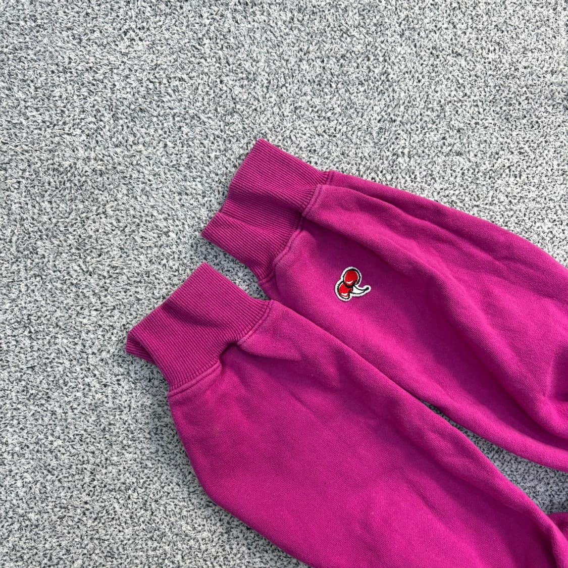 1 키르시 체리 로고 맨투맨 긴팔티 0413J 상품이미지4