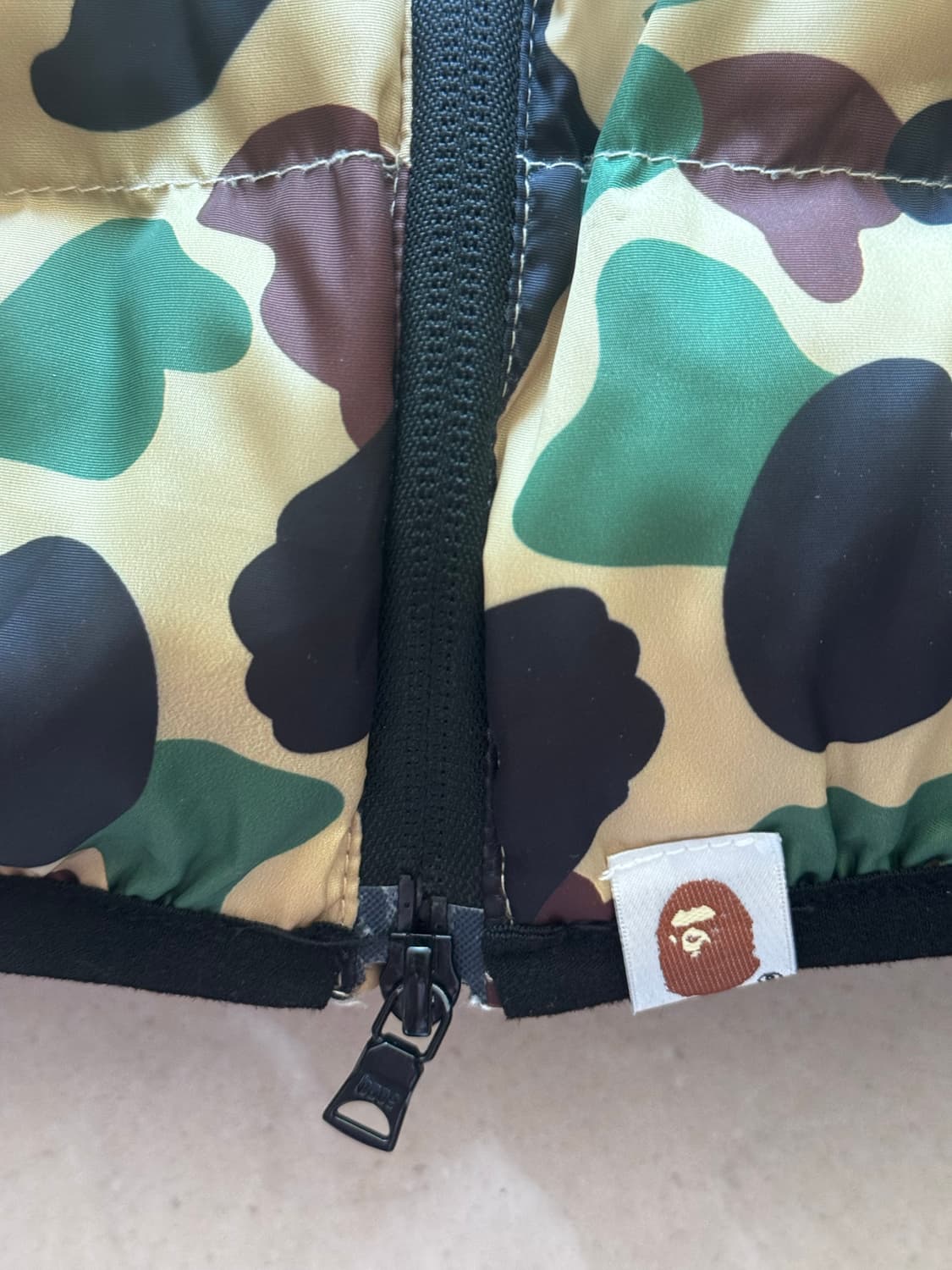 베이프 윈드스토퍼 황계 패딩 상품이미지4