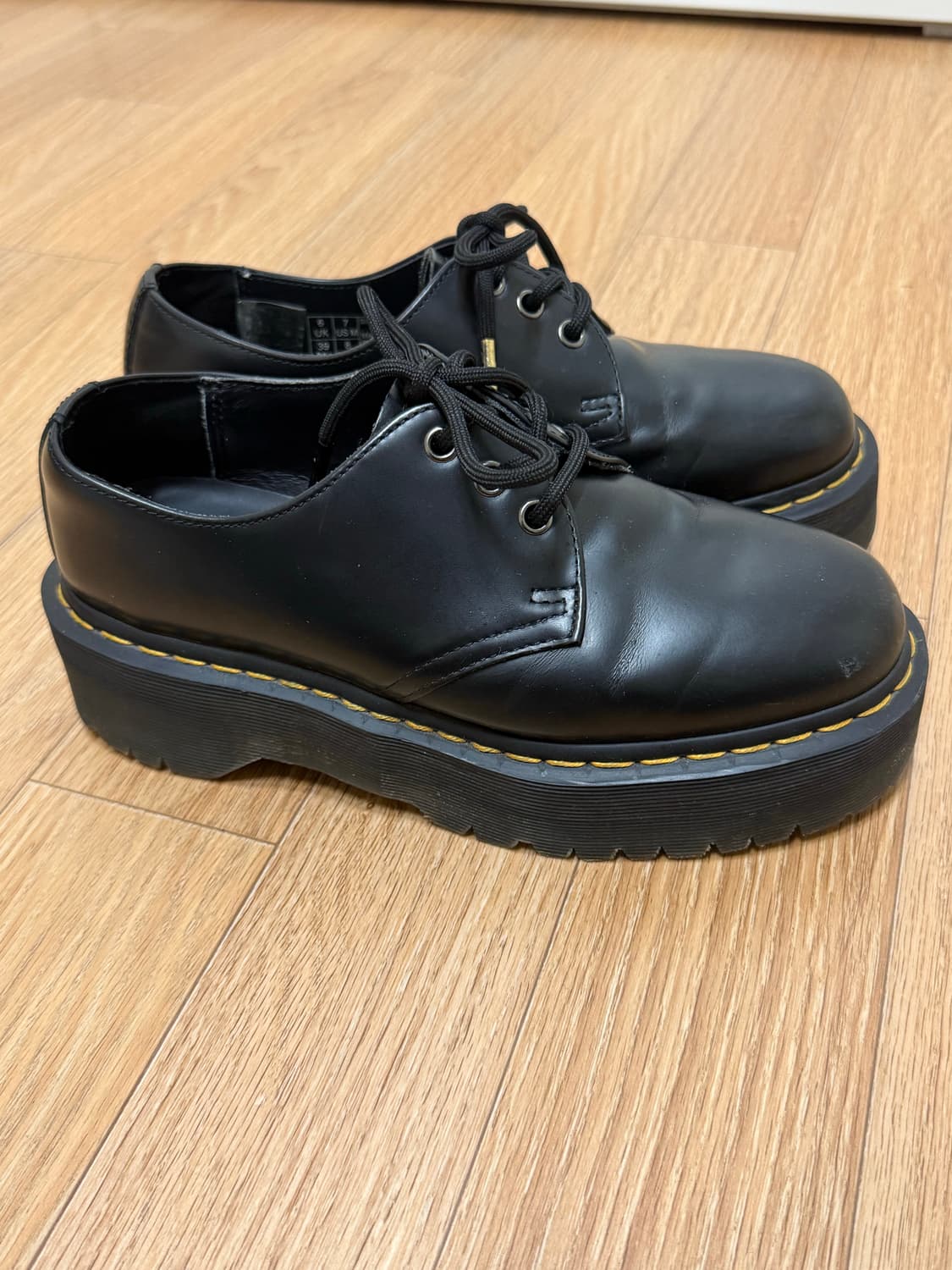 닥터마틴 쿼드블랙 250 상품이미지2