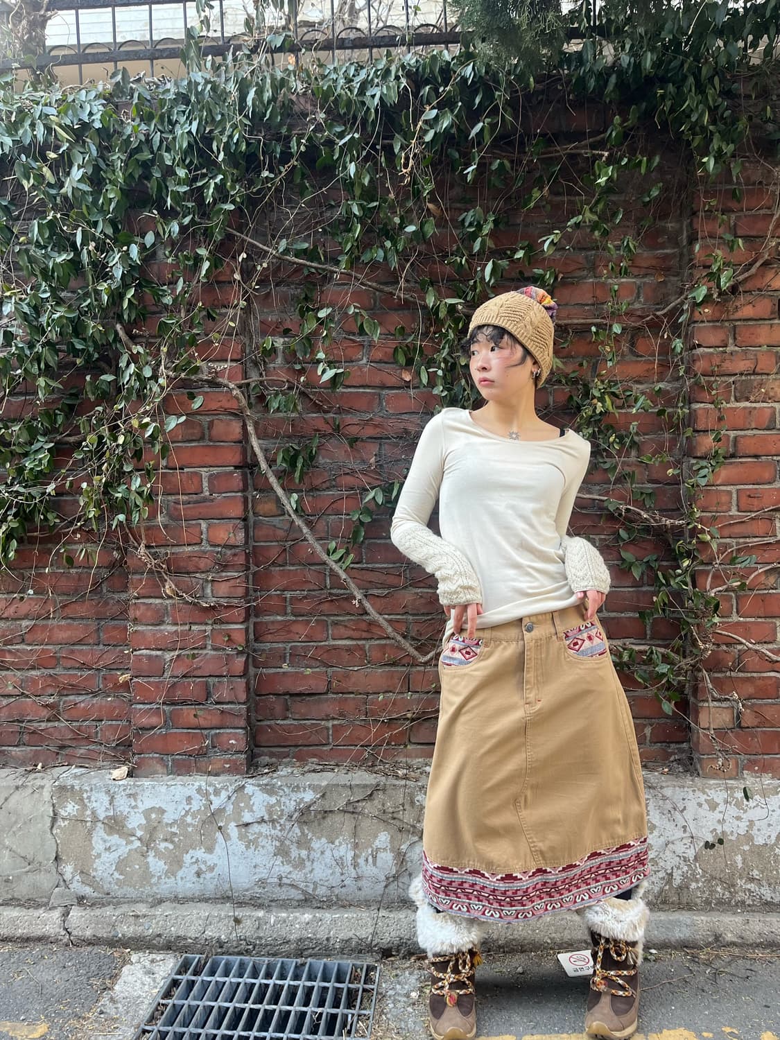 티티카카 패턴 포인트 미디 스커트 상품이미지1