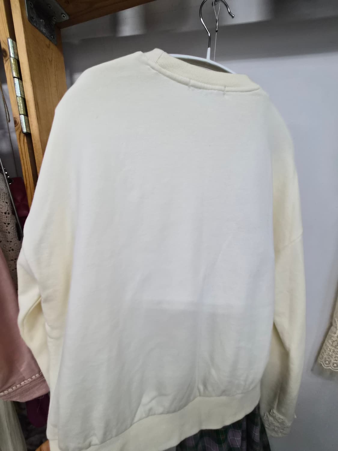 육심원 포인트 맨투맨 상품이미지8