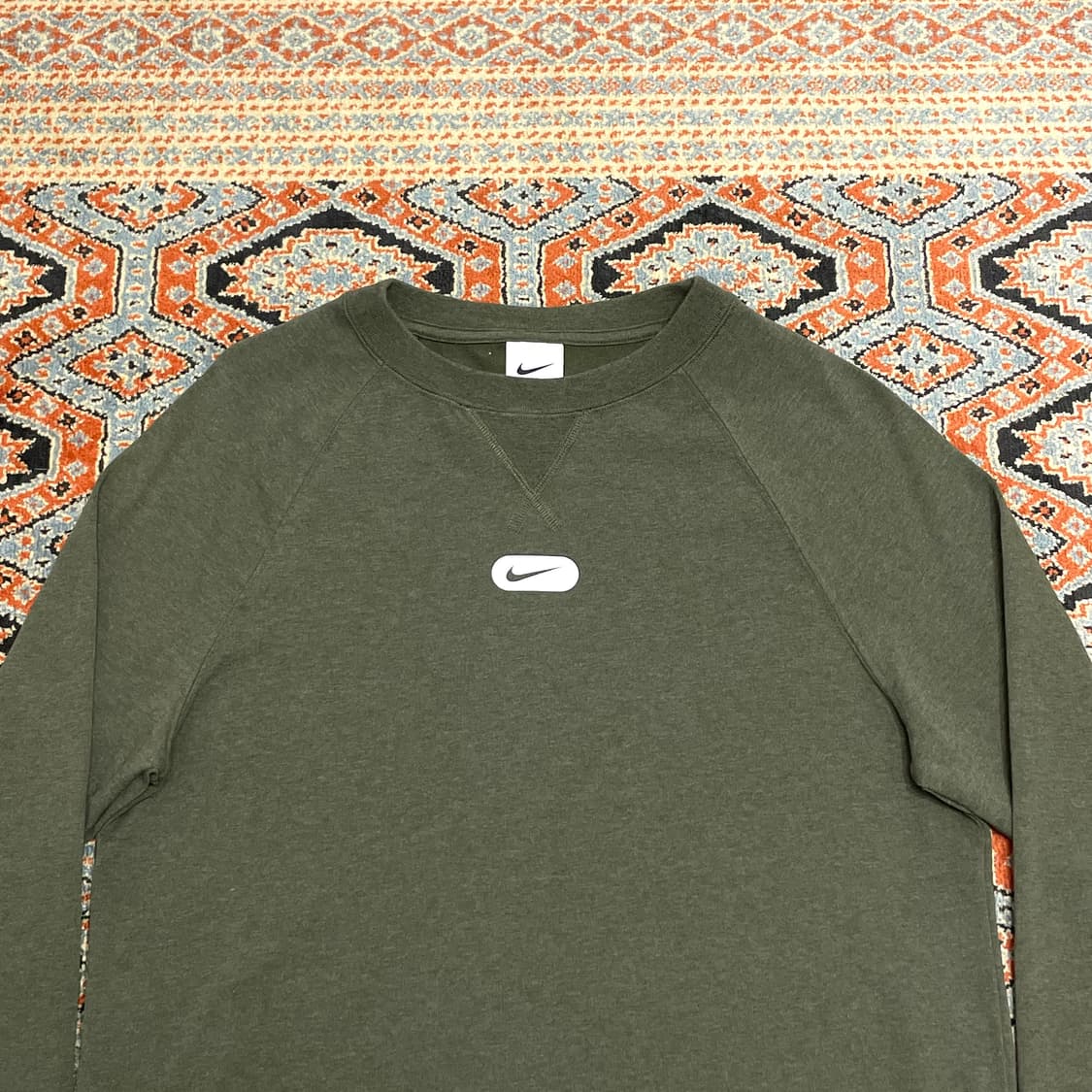 나이키 스우시로고 카키 긴팔티셔츠 여성M 상품이미지2