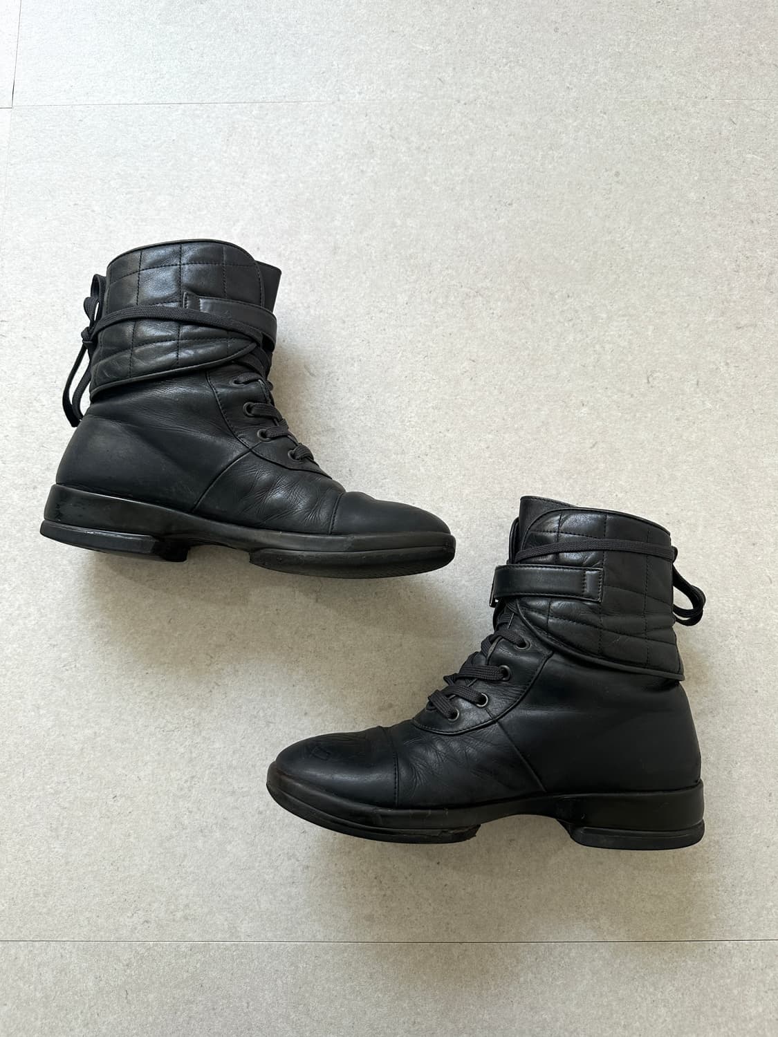 샤넬 2000s CC로고 퀼팅 레더 컴뱃부츠 상품이미지5